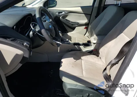 2016 Ford Focus Se z USA, uszkodzony, nr VIN 1FADP3K23GL300711